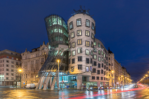 Tancici Dum, The Dancing House