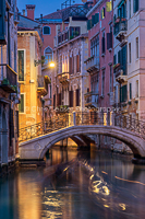 Flash Of a Gondola, Venice